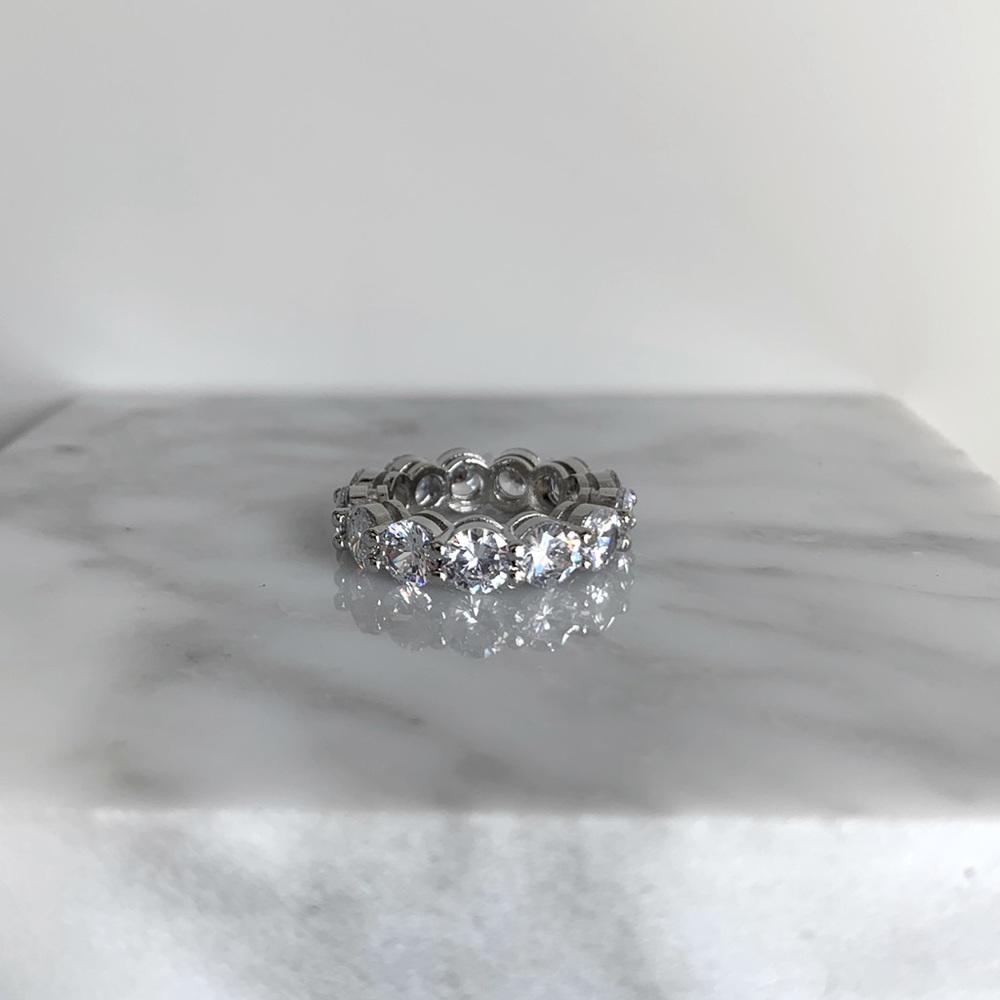 Sterling Silver Round Solitaire Eternity Wedding Band Ring Size 7, 2 prong